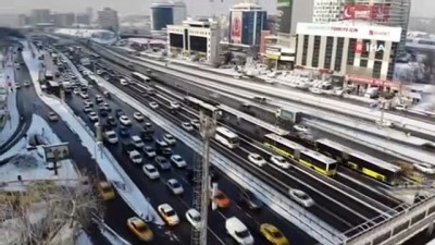 kar manzaralari -  Kar yağışı sonrası İstanbul trafiği Videosu