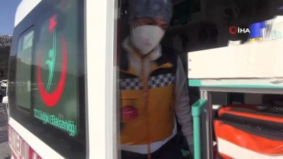 ilham -  Kocaeli TEM'de arızalanan minibüse tır çarptı: 2 yaralı Videosu