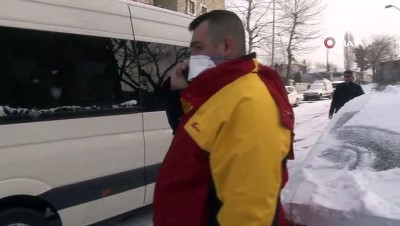 atina -  Sürücülerin ara sokaklarda karla imtihanı kamerada Videosu