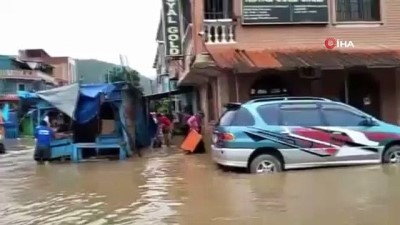 guvenli bolge -  - Bolivya’da şiddetli yağış nedeniyle nehir taştı Videosu