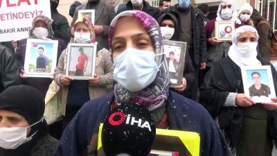 oturma eylemi -  HDP önündeki ailelerin evlat nöbetini kar yağışı altında sürdürdü Videosu