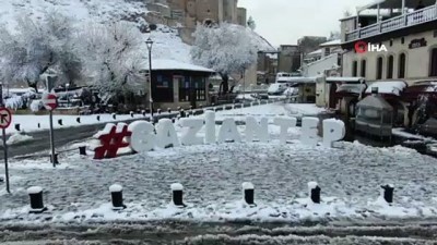  Kar yağışı şehri beyaz  örtüyle kapladı