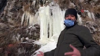 buz sarkitlari -  Ardahan Kalesi'nin surlarında metrelerce yükseklikte sarkıtlar oluştu Videosu