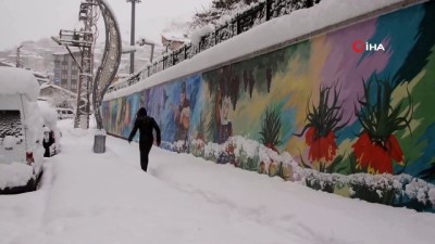 naat -  Hakkari’de araçlar kara gömüldü Videosu