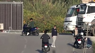 jandarma -  Motosikletli grubun trafikte ölüme davetiye çıkardığı anlar cezasız kalmadı Videosu