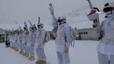jandarma -  Şırnak'ta güvenlik güçleri, zorlu kış şartlarında da teröristlere göz açtırmıyor Videosu