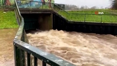 tren seferleri -  - İngiltere'de Christoph Fırtınası Alarmı
- Yoğun Fırtına Ve Sel Nedeniyle 2 Bin Ev Tahliye Edildi Videosu