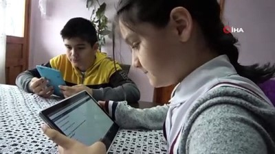  Okula olan özlemlerini tabletlerle gideriyorlar