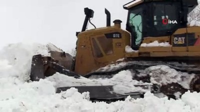 kar kalinligi -  Dozerle hasta çocuğu kurtarmak için seferber oldular Videosu