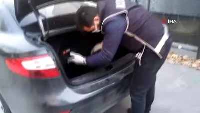 kacak -  Gaziantep’te bir araçta 66 adet kaçak telefon ele geçirildi Videosu