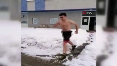 gures - Soğuk havaya rağmen karda güreştiler Videosu