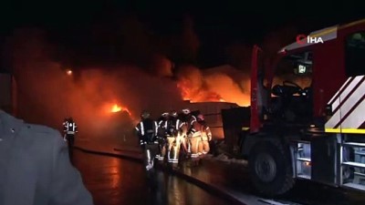 geri donusum -  Ümraniye'de geri dönüşüm fabrikası alevlere teslim oldu Videosu