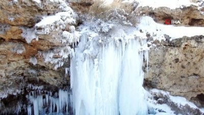 buz sarkitlari -  Sırakayalar Şelalesi'nde buzdan şölen Videosu