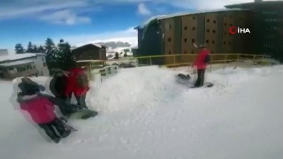  Kayakçılar Uludağ'da tehlikeyi böyle atlattı