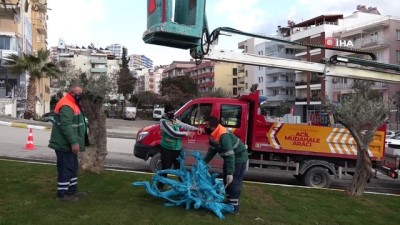 sanat eseri -  Kuşadası caddelerinde geri dönüştürülebilir malzemeler kullanılmaya başlandı Videosu
