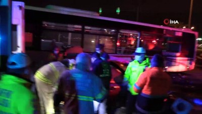 belediye otobusu -  İzmir’de feci kaza: 2 yaralı Videosu