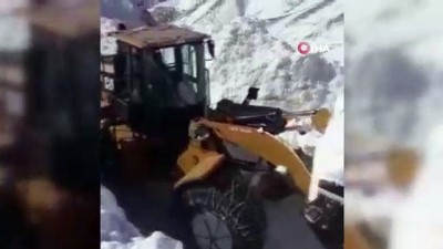  Van-Bahçesaray yolunda çalışmalar devam ediyor