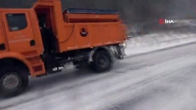 jandarma -  Kırklareli’nin yüksek kesimlerinde kar etkili oldu: 38 köy yolu kapalı Videosu