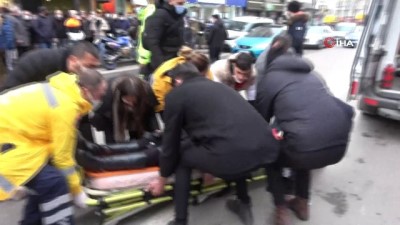 Vatandaşlar motosikletin çarptığı yaralı kadın için seferber oldu
