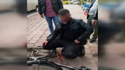 meydan dayagi -  Antalya'da bisikletli tacizci şüphelisine meydan dayağı Videosu
