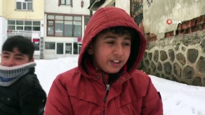  - Karlıova’da kar vatandaşa çile, çocuklara eğlence oldu