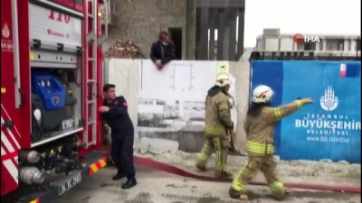  Arnavutköy'de kültür merkezi inşaatında yangın