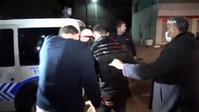 polis merkezi -  Kısıtlamada arkadaşı ile gezmeye çıktı, eşinin ihbarıyla yakalandı Videosu