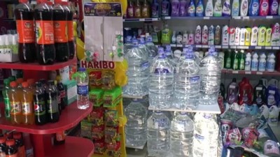 damacana -  İBB'nin 30 saatlik su kesintisi damacana sulara talebi arttırdı Videosu