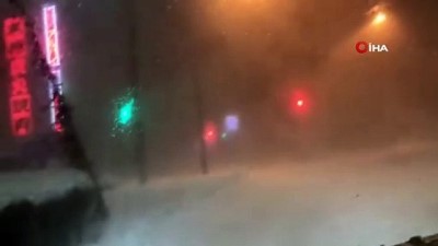 elektrik kesintisi -  - Japonya’da kar ve fırtına hayatı felç etti: 13 ölü
- 100 bin ev elektriksiz kaldı, uçuşlar iptal edildi Videosu