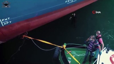 gemi personeli -  Yük gemisinin suya batık bölmesinde 60 milyon liralık uyuşturucuyla yakalandılar Videosu