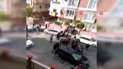  Antalya’da komşu iki aile birbirine girdi, ortalık savaş alanına döndü