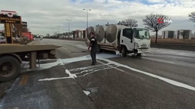  - Başkent'te süt kamyonu devrildi:1 yaralı