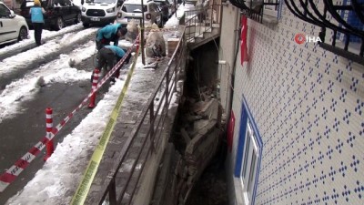  Gaziosmanpaşa’da istinat duvarı çöktü