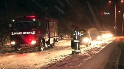 guzergah -  Sarıyer'de aşırı kardan dolayı savrulan ağaç yola devrildi Videosu