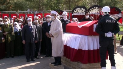 dugun konvoyu -  Teröristlerin katlettiği polis memuru Kaya, Mardin’de son yolculuğuna uğurlandı Videosu