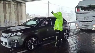 kar temizleme -  Mustafakemalpaşa-Susurluk yolunda araç geçişine izin verilmiyor Videosu
