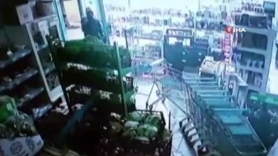 hirsizlik cetesi -  İstanbul'da iş yeri ve arabalara dadanan hırsızlık çetesi polis tarafından çökertildi...Hırsızlık anları kamerada Videosu