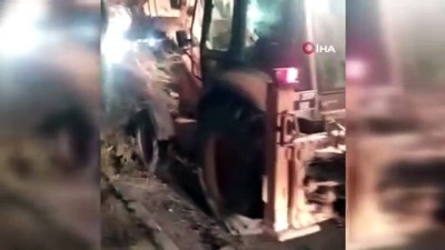 siddetli firtina -  İzmir'de fırtına sebebiyle ağaçlar devrildi Videosu