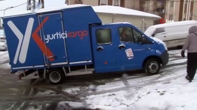 kar yagisi -  - Karda araçları kayan sürücülerin zor anları Videosu