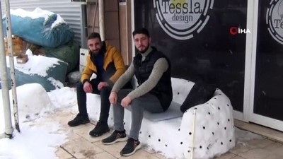 mobilya -  Kardan koltuk yapıp üzerinde çay keyfi yaptılar Videosu