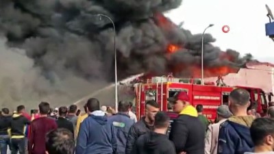 patlama sesi -  Sanayi sitesinde korkutan yangın... Alevler metrelerce yükseldi, vatandaşlar canlı yayın için yarıştı Videosu