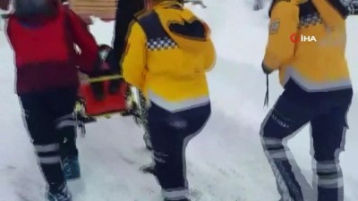 hasta kurtarma -  Sinop’ta karla kaplı yollarda hasta kurtarma mücadelesi Videosu