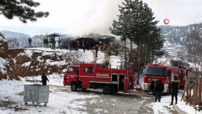  Alevlere teslim olan 2 katlı ev kullanılamaz hale geldi