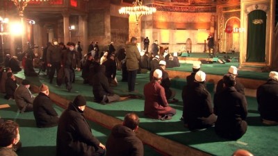  Ayasofya Camii'nde Regaip Kandili programı