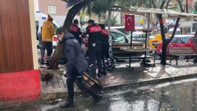bicakli kavga -  Beşiktaş'ta kardeşlerin bıçaklı kavgası kamerada Videosu