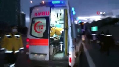 cevik kuvvet -  TEM Otoyolu'nda ticari araç, polis çevik kuvvet minibüsüne çarptı: 1 yaralı Videosu