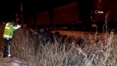  Tren hemzemin geçitte otomobile çarptı