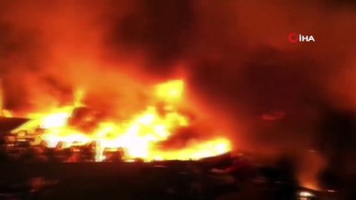  - Umman'da sanayi bölgesinde büyük yangın
