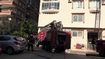 ANTALYA - Alanya'da bir binanın çatı katında çıkan yangın hasara yol açtı