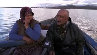 AYDIN - Ekmeklerini balıktan çıkaran Aydınlı çift, 40 yıldır birlikte kürek çekiyor